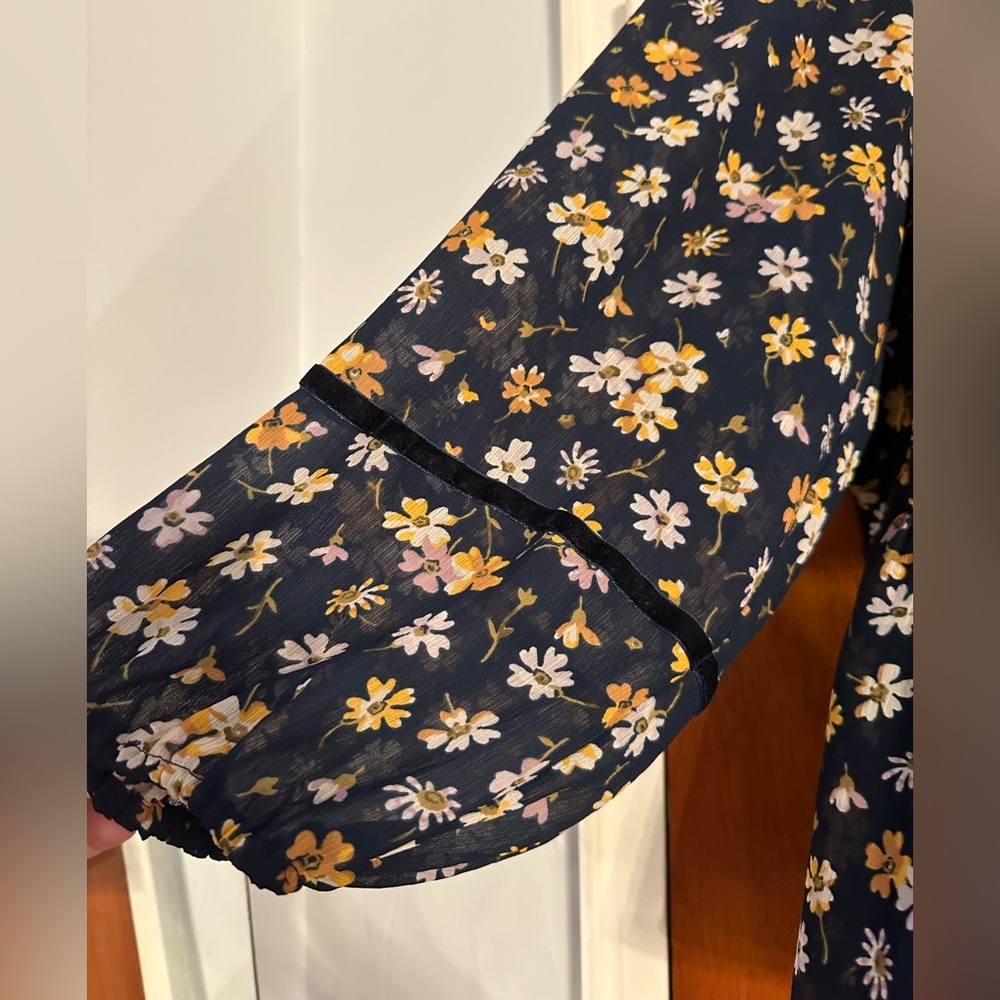 Madewell Blue Puff Sleeve Blouse with Ruffled Details - Picture 4 of 6